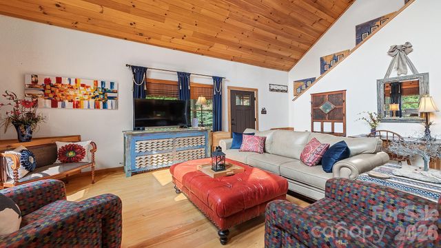 616 Appaloosa Trail, Waynesville, NC 28785