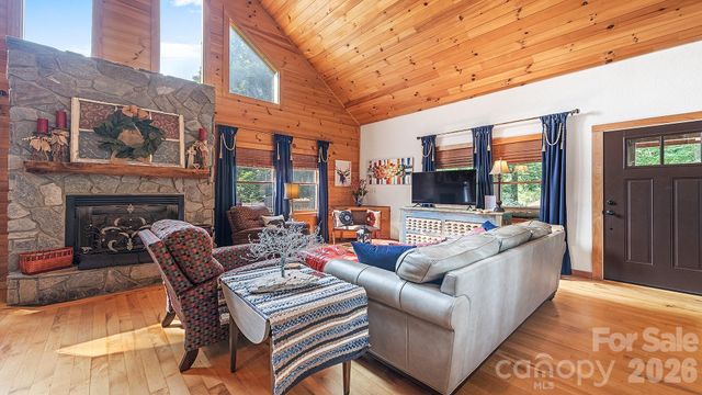 616 Appaloosa Trail, Waynesville, NC 28785