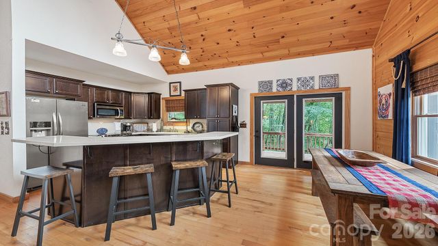 616 Appaloosa Trail, Waynesville, NC 28785