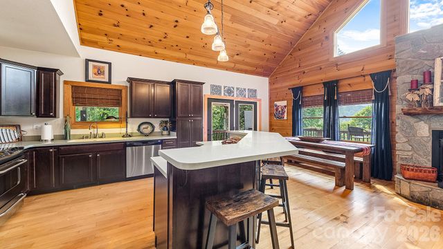 616 Appaloosa Trail, Waynesville, NC 28785