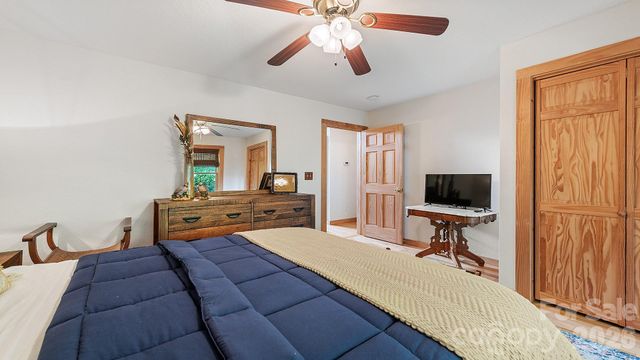 616 Appaloosa Trail, Waynesville, NC 28785