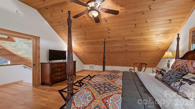 616 Appaloosa Trail, Waynesville, NC 28785