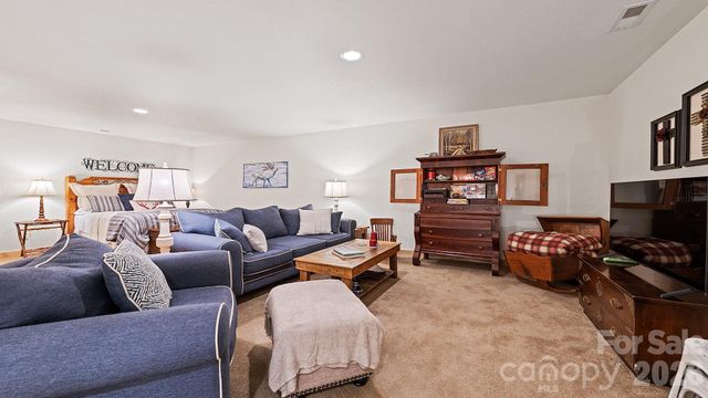 616 Appaloosa Trail, Waynesville, NC 28785