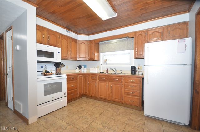 3095 Prior Drive, Cuyahoga Falls, OH 44223