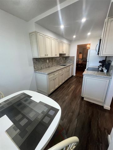 2998 NW 48th Ter 434, Lauderdale Lakes, FL 33313