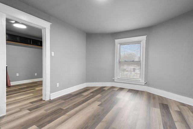 565 Jackson Street, Gary, IN 46402