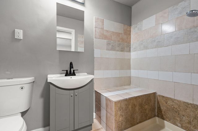 565 Jackson Street, Gary, IN 46402