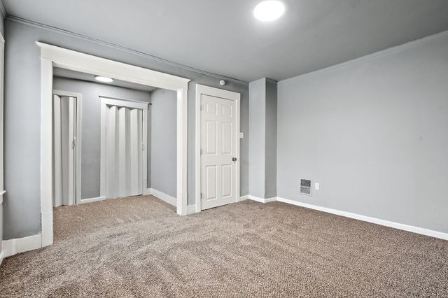 565 Jackson Street, Gary, IN 46402