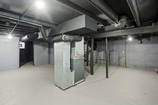 565 Jackson Street, Gary, IN 46402