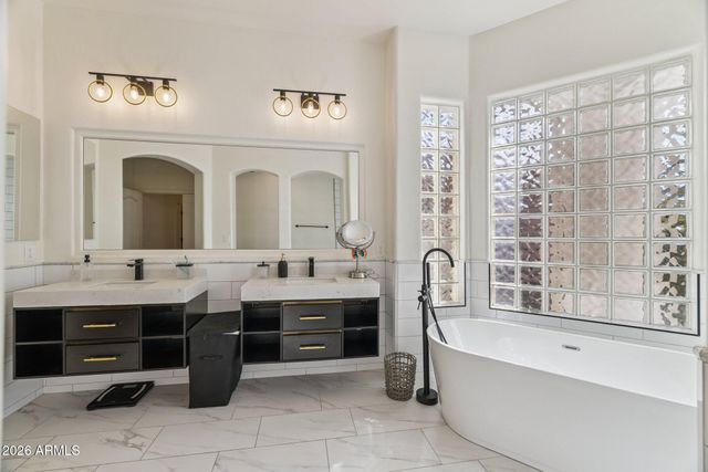 2732 E Hillery Drive, Phoenix, AZ 85032