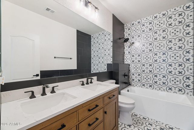 2732 E Hillery Drive, Phoenix, AZ 85032