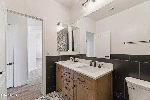 2732 E Hillery Drive, Phoenix, AZ 85032