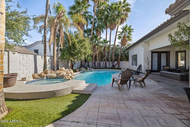 2732 E Hillery Drive, Phoenix, AZ 85032