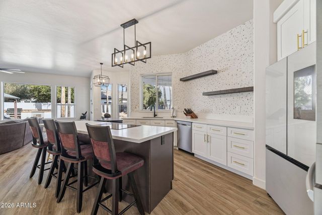 2732 E Hillery Drive, Phoenix, AZ 85032