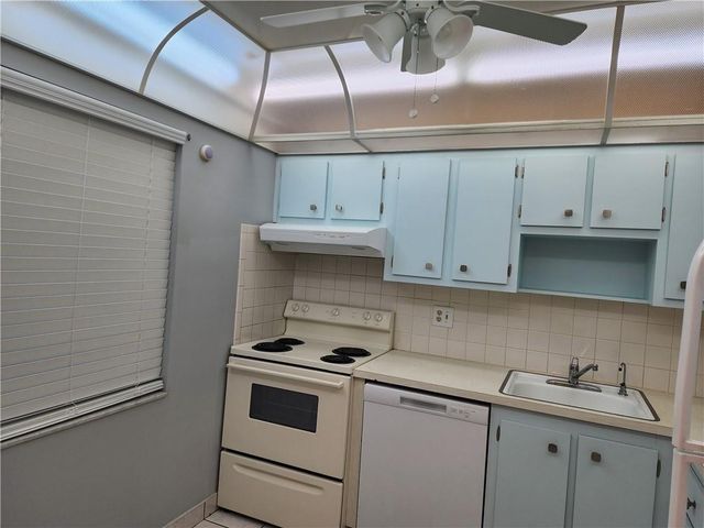 1005 Country Club Drive 207, Margate, FL 33063