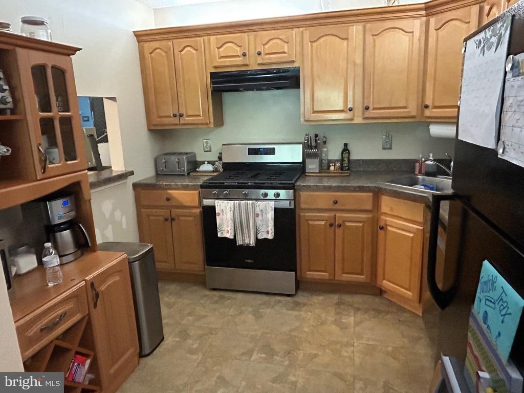 63 HOLLY, TRENTON, NJ 08619 — photo 4