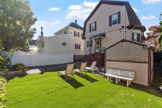 25 Herbert St, Everett, MA 02149