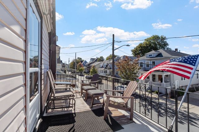 25 Herbert St, Everett, MA 02149