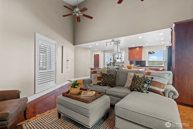 13221 3rd Avenue Ct NW, Gig Harbor, WA 98332