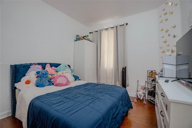 17600 NW 73rd Avenue 201-6, Hialeah, FL 33015