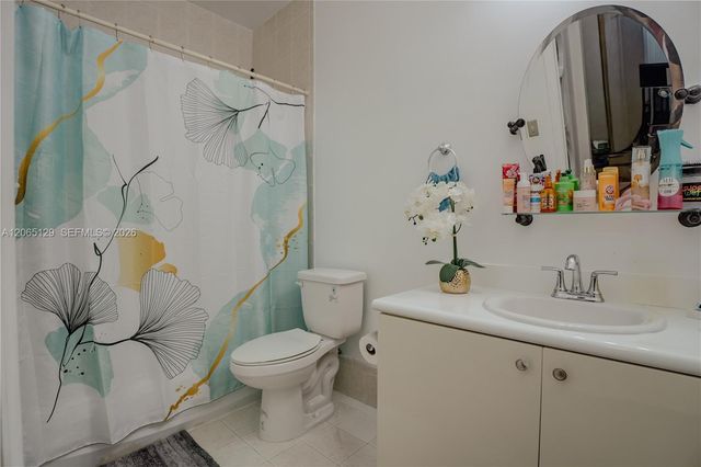17600 NW 73rd Avenue 201-6, Hialeah, FL 33015