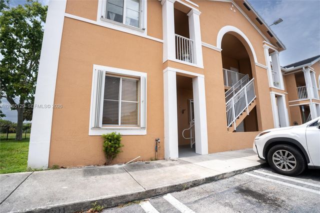 17600 NW 73rd Avenue 201-6, Hialeah, FL 33015