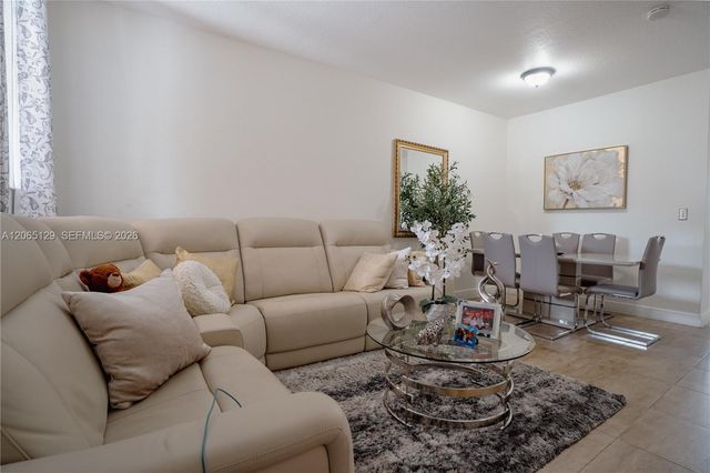 17600 NW 73rd Avenue 201-6, Hialeah, FL 33015