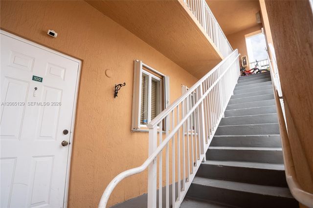 17600 NW 73rd Avenue 201-6, Hialeah, FL 33015