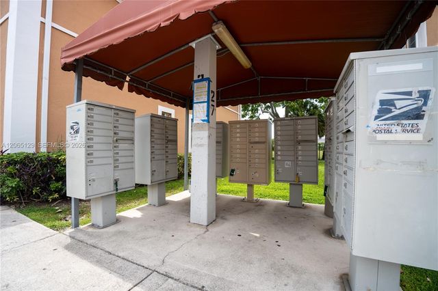 17600 NW 73rd Avenue 201-6, Hialeah, FL 33015