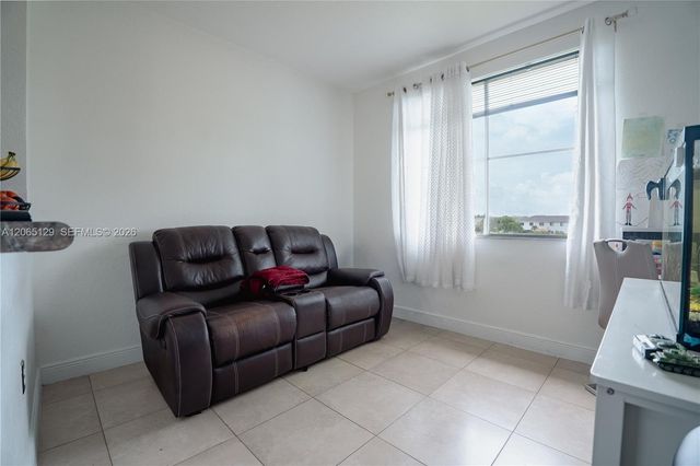 17600 NW 73rd Avenue 201-6, Hialeah, FL 33015