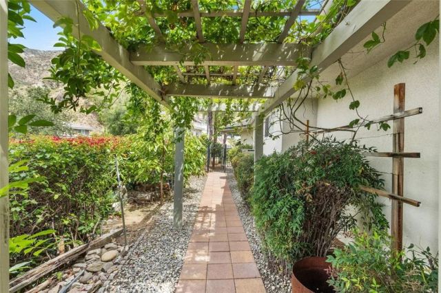 2206 Canyon, Arcadia, CA 91006