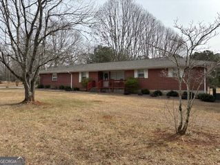 2215 Oak Hill Road, Covington, GA 30016