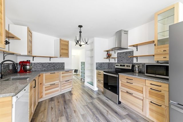 52 Jasper Ln 52, Randolph, MA 02368
