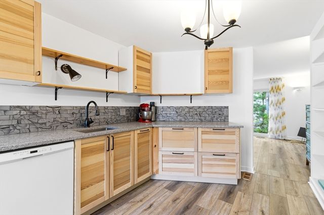 52 Jasper Ln 52, Randolph, MA 02368