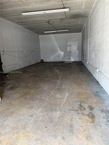 2563 NW 23rd St, Miami, FL 33142