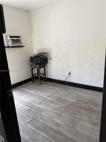2563 NW 23rd St, Miami, FL 33142
