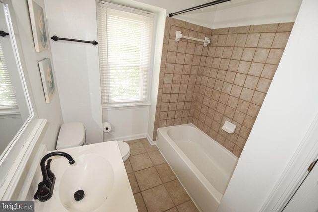 5644 LEIDEN RD, Baltimore, MD 21206