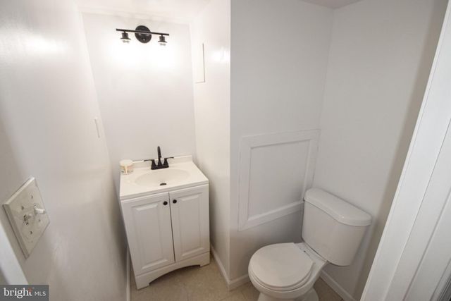 5644 LEIDEN RD, Baltimore, MD 21206