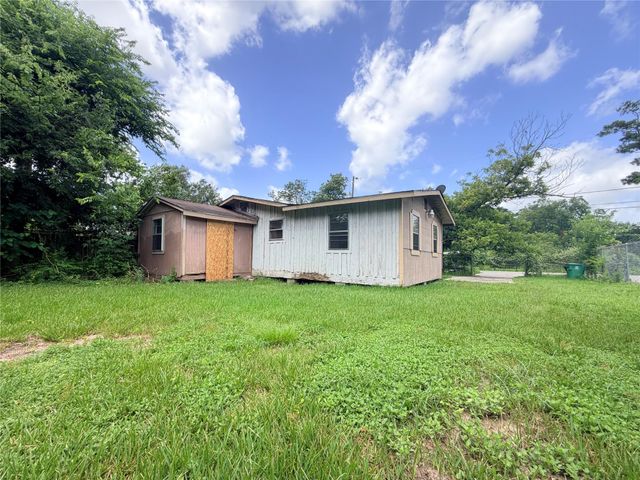 8624 Lawnridge Street, Houston, TX 77016