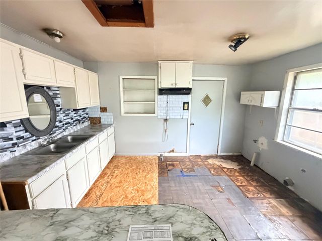 8624 Lawnridge Street, Houston, TX 77016