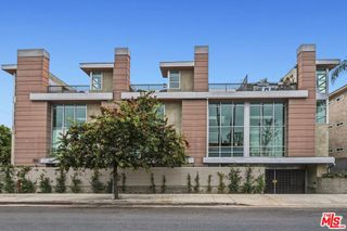 5806 Waring Avenue 14, Los Angeles, CA 90038