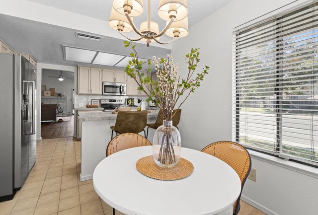 1098 Willow Creek Dr, Yuba City, CA 95991