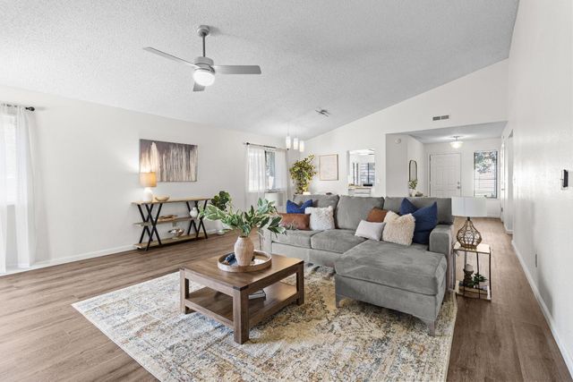 1098 Willow Creek Dr, Yuba City, CA 95991