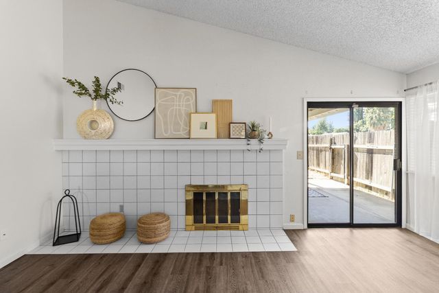 1098 Willow Creek Dr, Yuba City, CA 95991