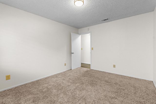 1098 Willow Creek Dr, Yuba City, CA 95991