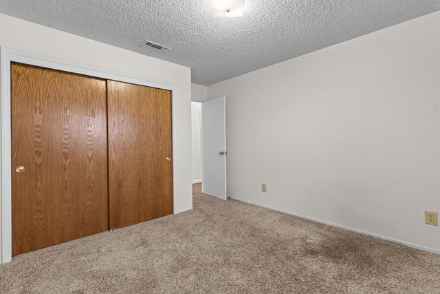 1098 Willow Creek Dr, Yuba City, CA 95991