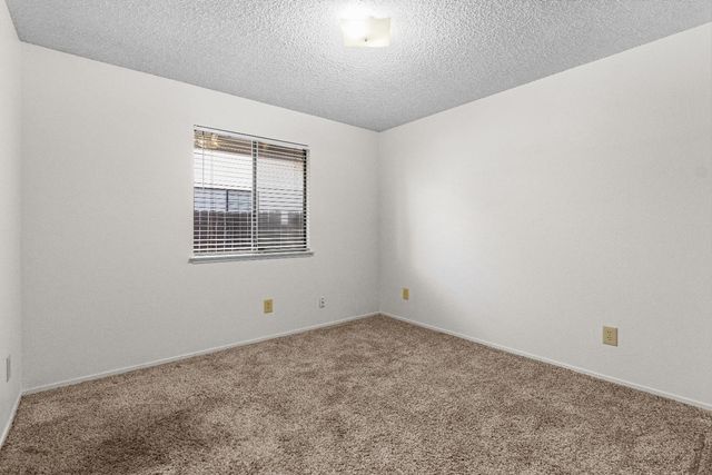 1098 Willow Creek Dr, Yuba City, CA 95991