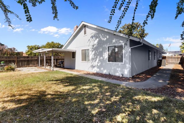 1098 Willow Creek Dr, Yuba City, CA 95991