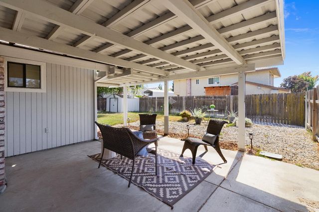 1098 Willow Creek Dr, Yuba City, CA 95991