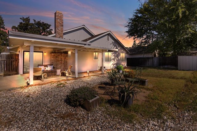 1098 Willow Creek Dr, Yuba City, CA 95991